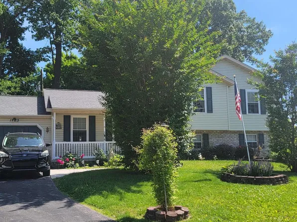 1126 Cobblestone Ct, Hanover, PA 17331