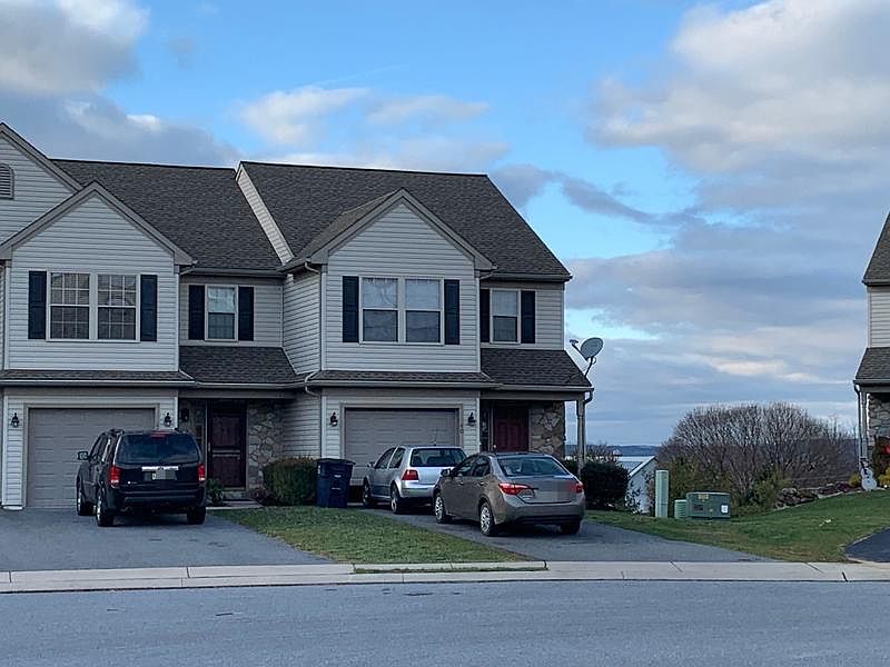 2nd image of 40 Granite Dr