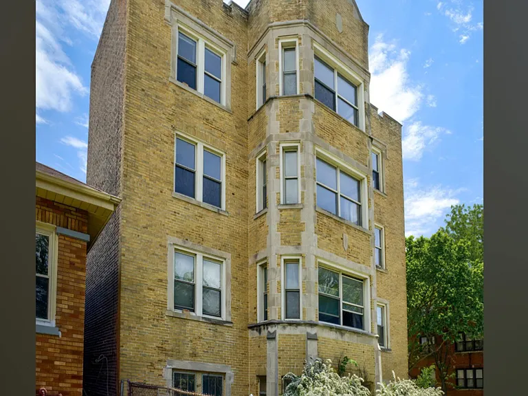 1250 W 83rd St #3 — Photo 1