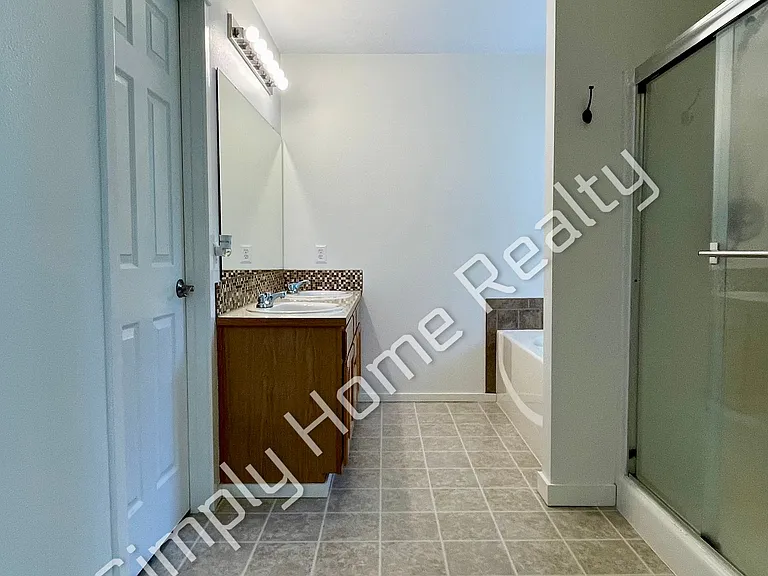 6733 Steamer Dr SE — Photo 20