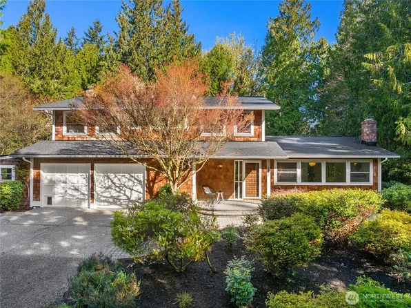 6490 NE Dapple Court, Bainbridge Island, WA 98110