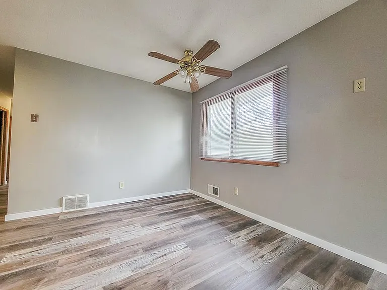 5723 Quincy St — Photo 5