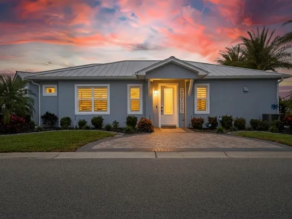 3287 Red Tail Hawk Dr, Polk City, FL 33868