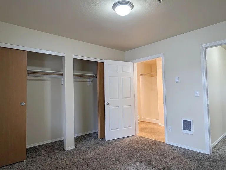 Wellesley Park Apartments — Photo 85