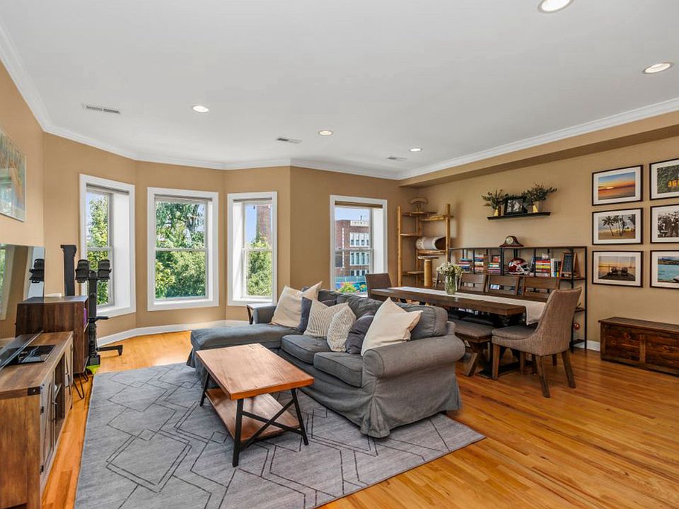 1st image of 4454 N Dover St #1S
