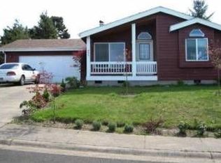 465 Double Eagle Dr, Waldport, OR 97394