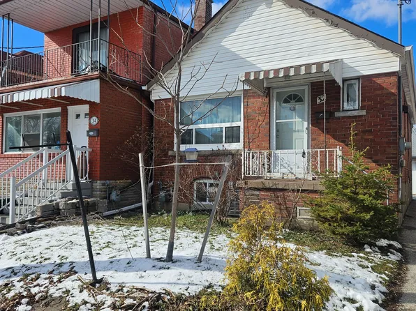 32 Belgravia Ave, Toronto, ON M6E 2M5