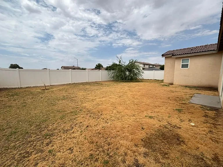 210 Monterey St — Photo 15