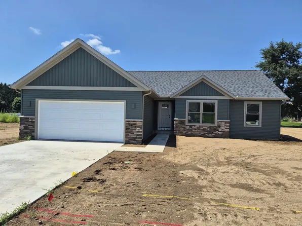 425 N Eastfield Cir, Milford, IN 46526