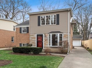 41 Hackberry Ln, Glenview, IL 60025