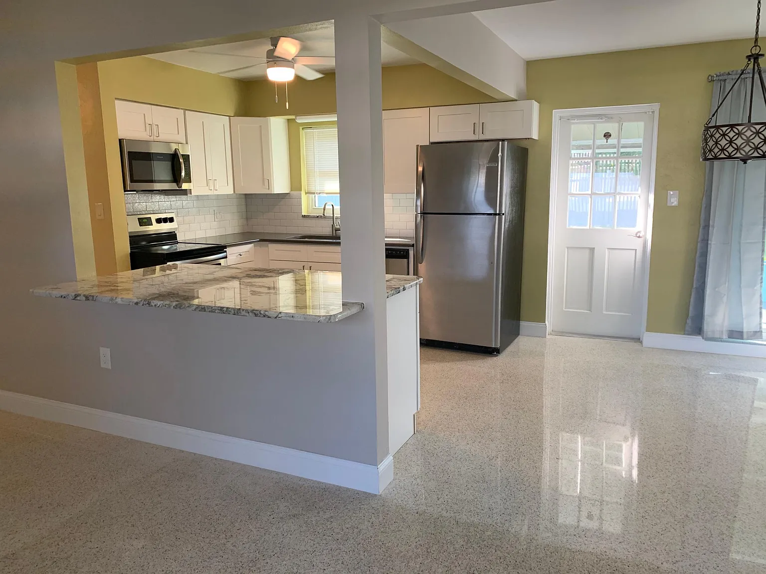 3 bed, 1230 sqft, $2,750 — Photo 2