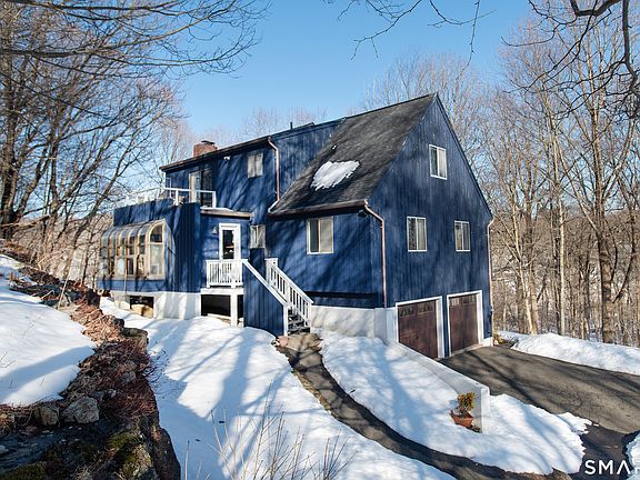 3rd image of 23 Trails End Lane