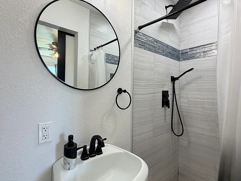 5108 Clark St — Photo 8