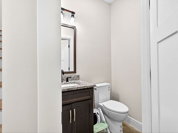 14th image of 831 I.b. Maynard St