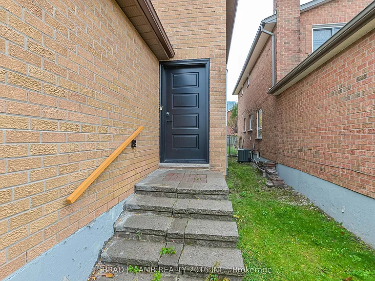 54 Campbell Ave #2 — Photo 4