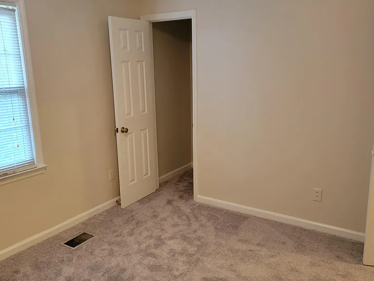 411 Woodsman Ct — Photo 15