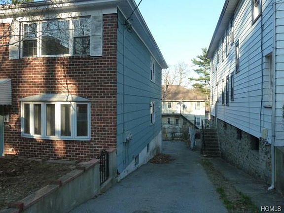 3rd image of 335 Warwick Ave