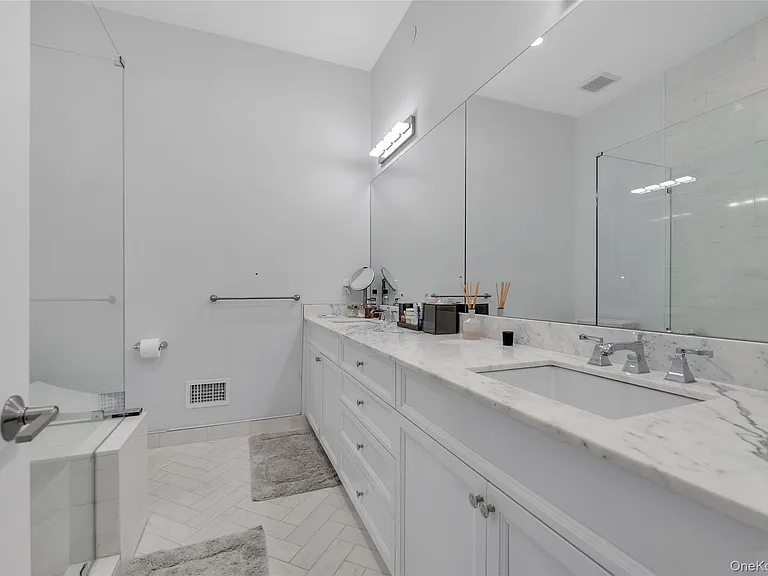 402 Grist Mill Cir — Photo 16