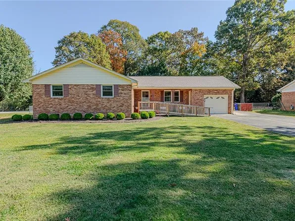 5036 Autumn Dr, Durham, NC 27712