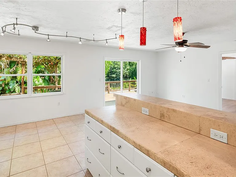 3709 Alden Way — Photo 15