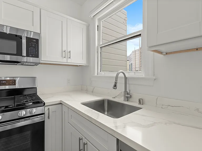 95 Cervantes Blvd #210 — Photo 12