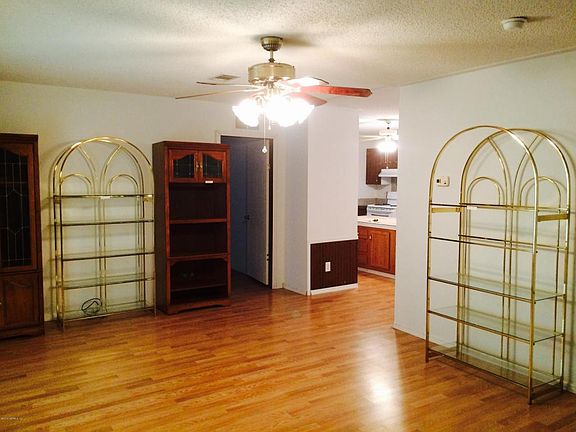 2nd image of 118 Johns Pl