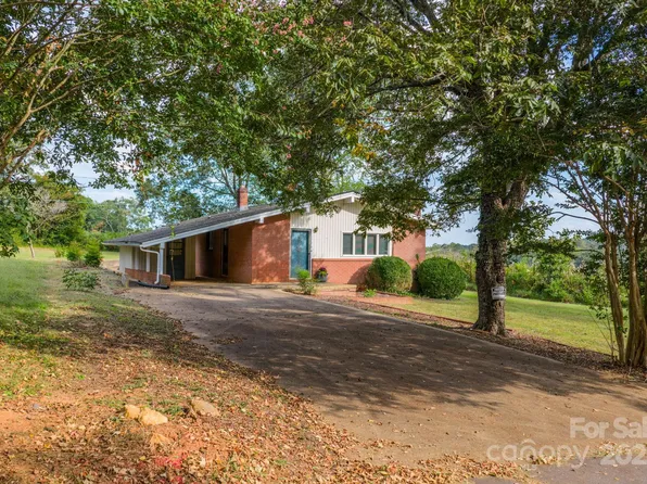 1724 31st St NE, Hickory, NC 28601