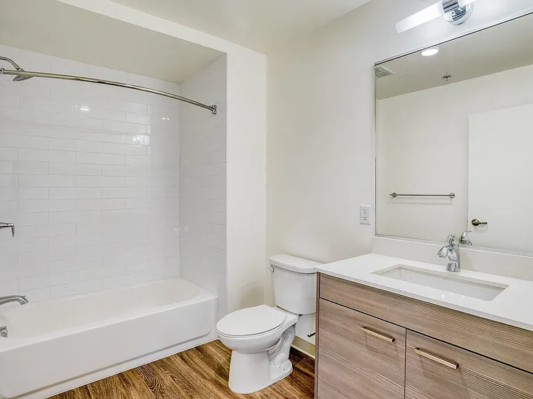 Ceramic tiled tub/showers