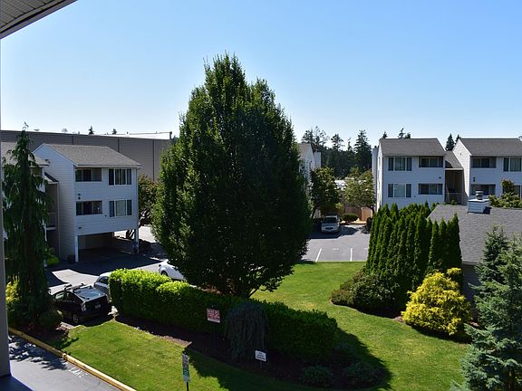 5th image of 20301 19th Ave NE APT 122
