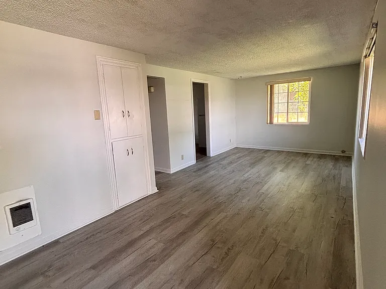 815 C St SW — Photo 1