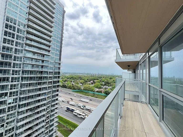 27 McMahon Dr #2012 — Photo 16