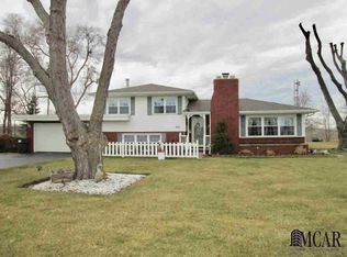 828 E Sub Station Rd, Temperance, MI 48182