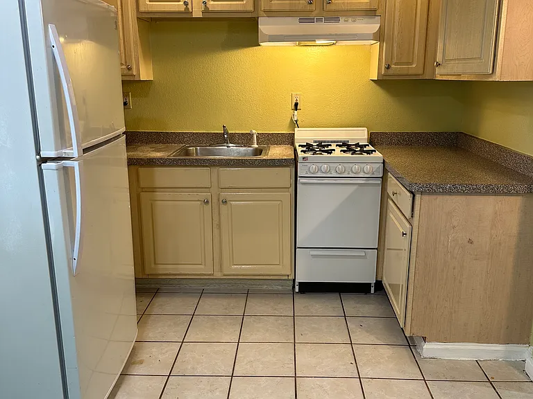 529 Flood Ave — Photo 6