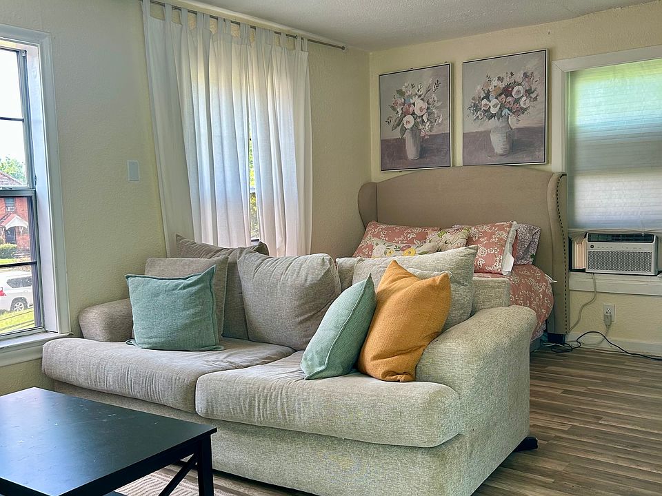 2nd image of 3115 Southmore Blvd