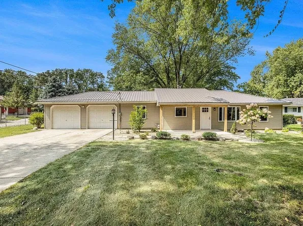 411 W Bristol Ave, Middlebury, IN 46540