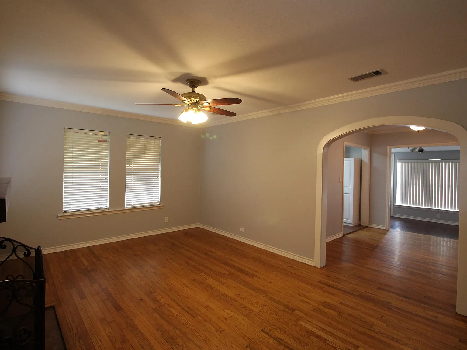 403 West James Street - 1 — Photo 4