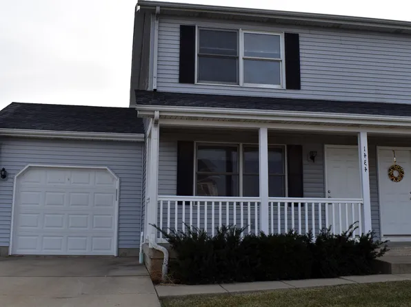 1432 Moluf St, Dekalb, IL 60115