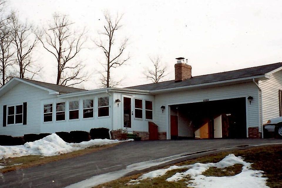 1st image of 6189 Lakeview Park Dr