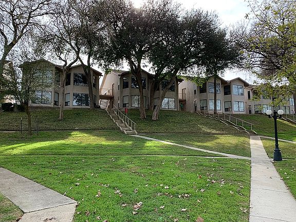 2nd image of 333 S Gilbert Ave