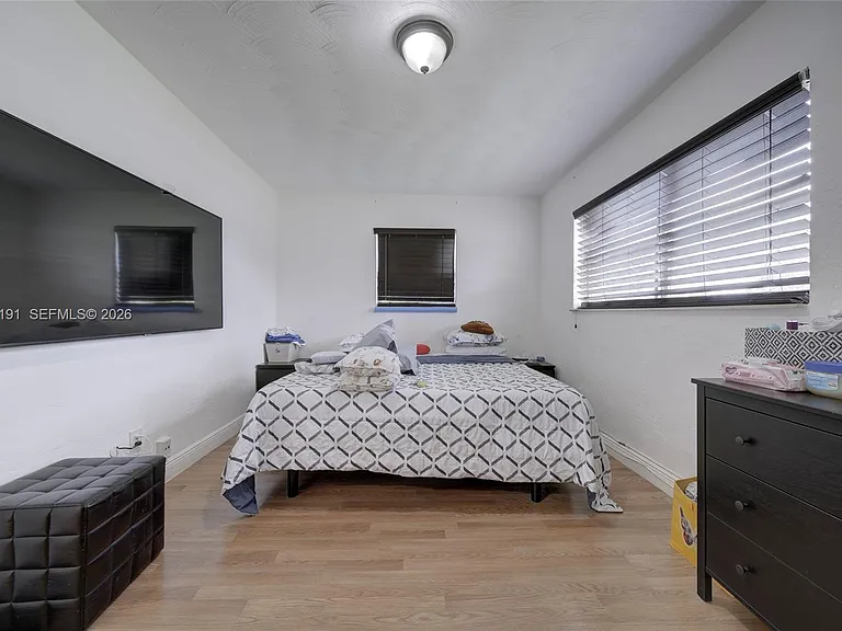 6433 SW 25th St — Photo 9