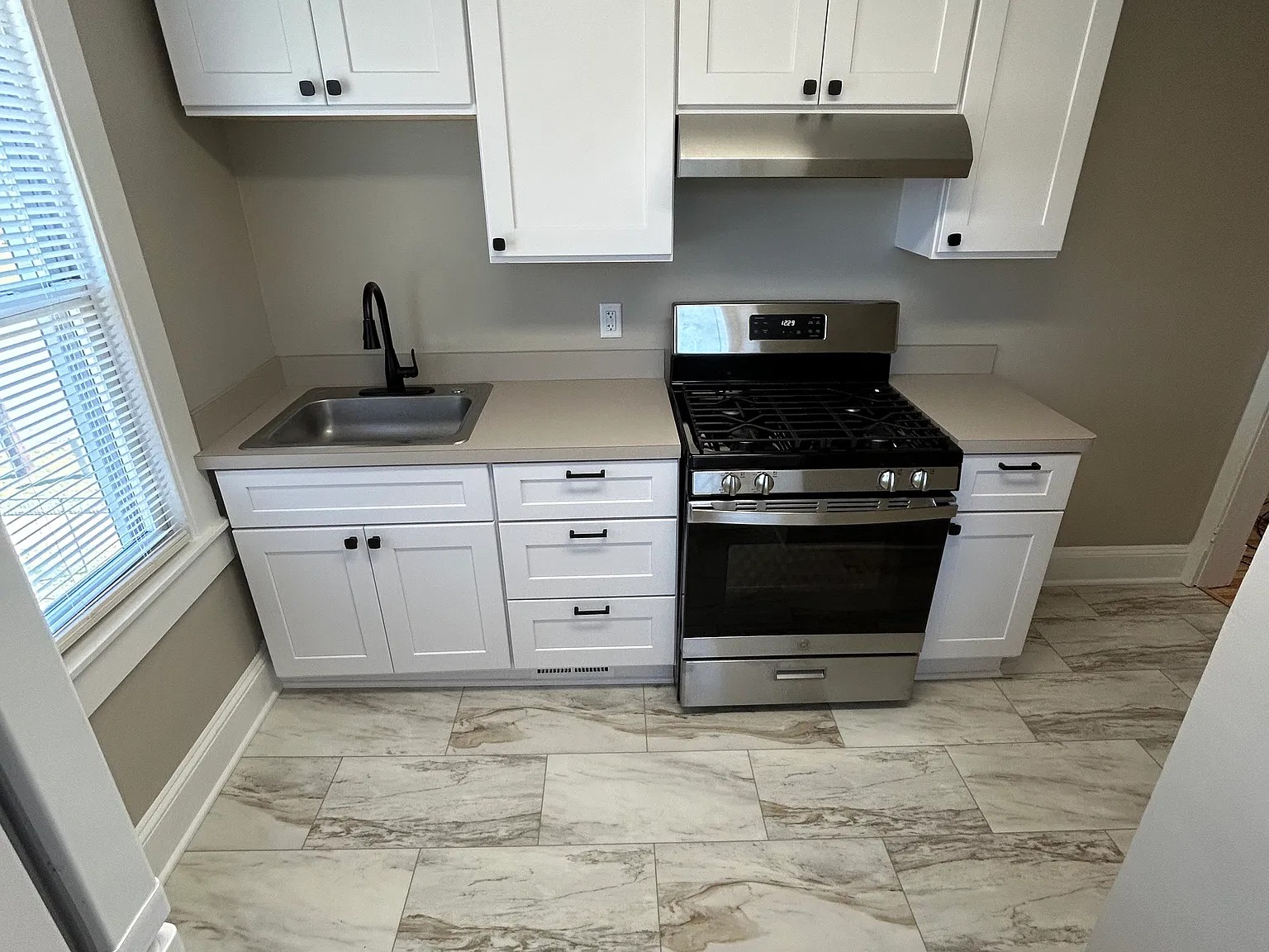 2 bed, 795 sqft, $1,650 — Photo 2