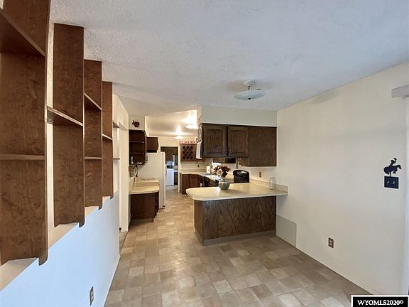 5th image of 464 Cottonwood St