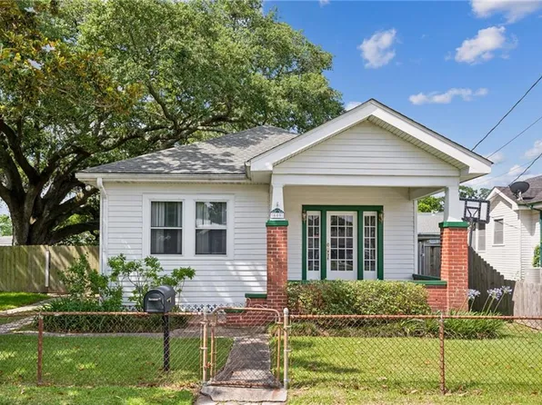 609 5th St, Westwego, LA 70094