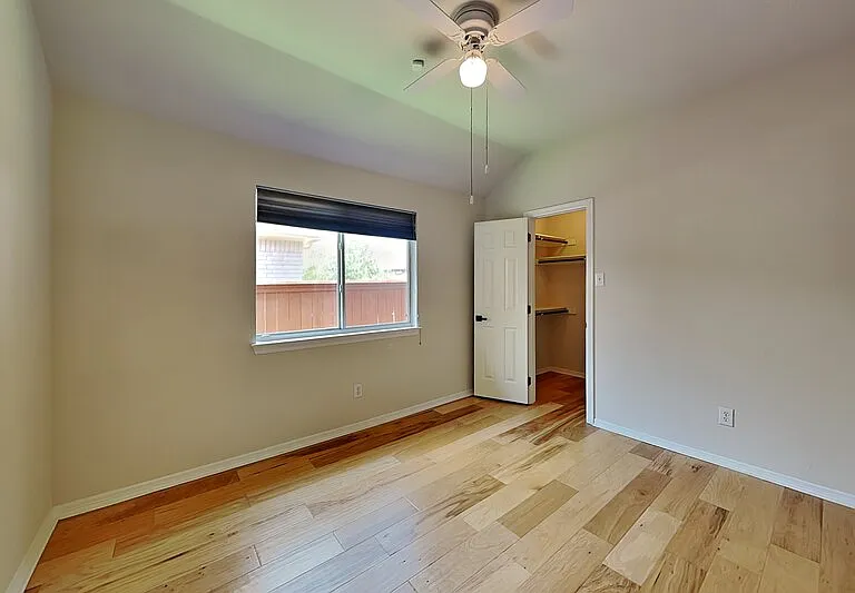1716 Alpine Dr — Photo 12