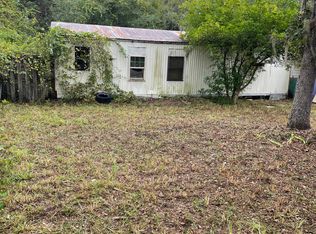 106 Geneve St, Interlachen, FL 32148