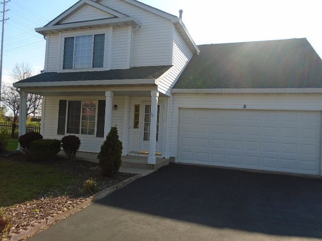 1st image of 8 Lansbury Ct