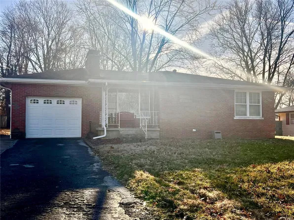 616 Bridgeview Dr, Columbia, IL 62236