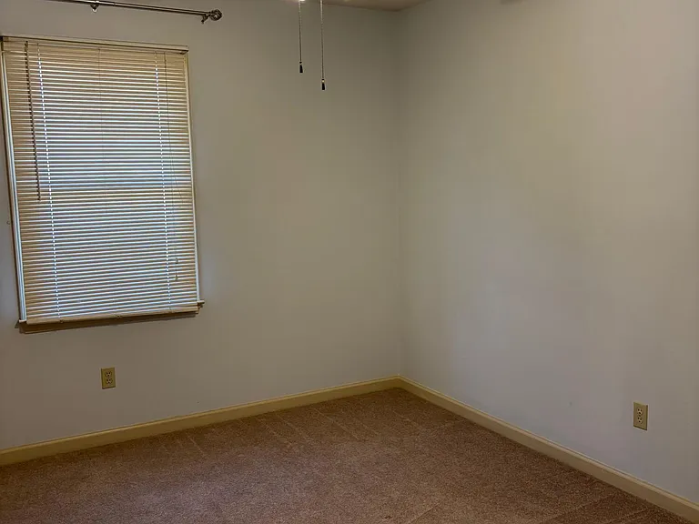 1460 Crowndale Dr — Photo 29
