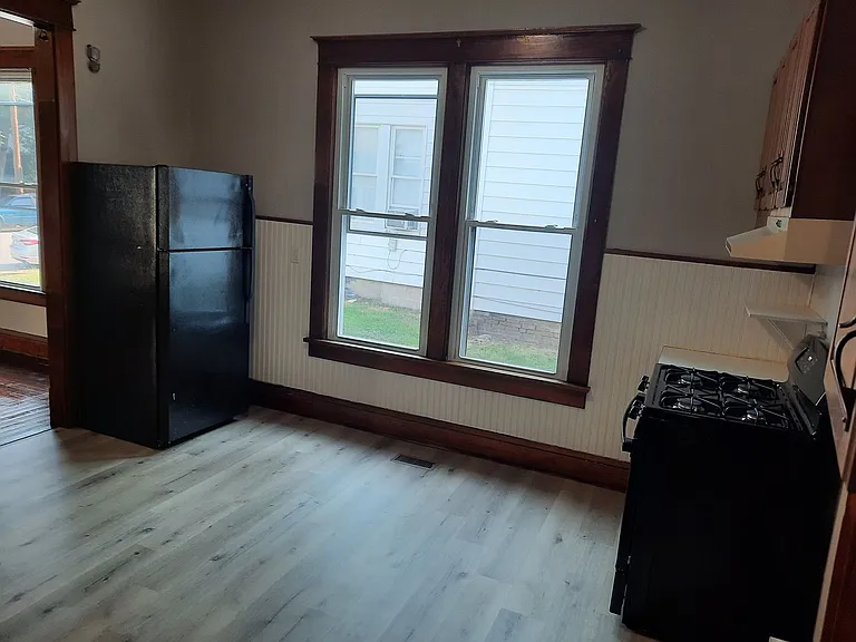 1615 Ferry St — Photo 26