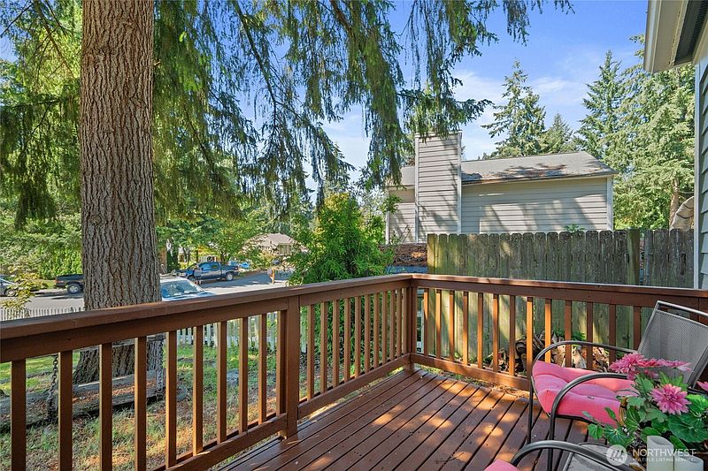 5th image of 15717 97th Avenue Ct E